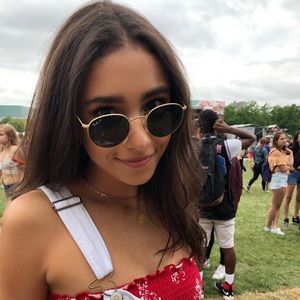 Meet your Posher, Melanie